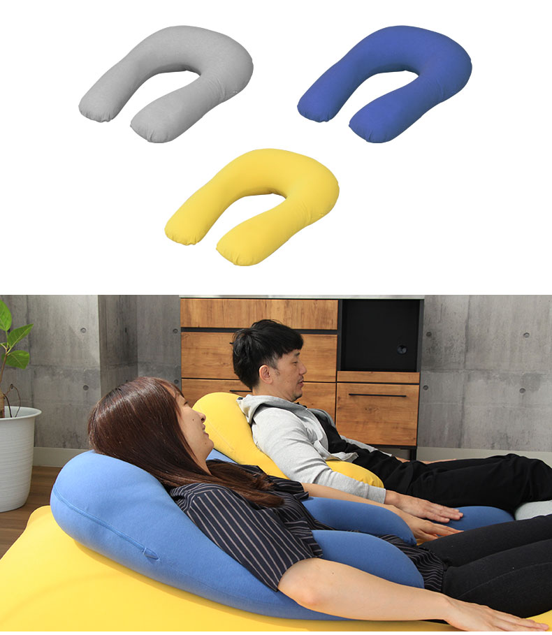 U字サポートビーズクッション ネージュの使用例