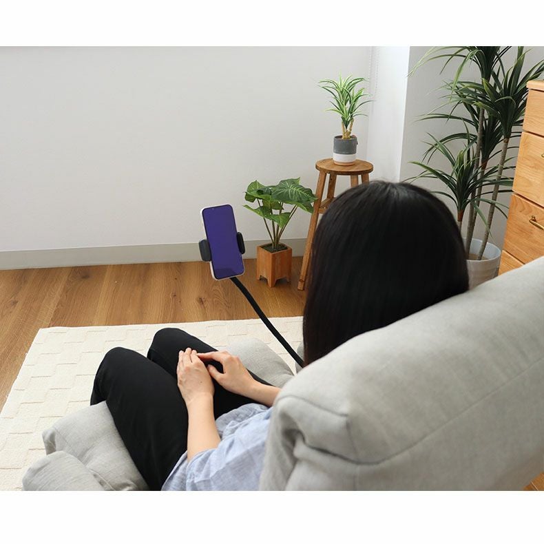 スマホなどを置ける椅子 1人掛け スマートフォンホルダー付き回転座椅子 レイジー